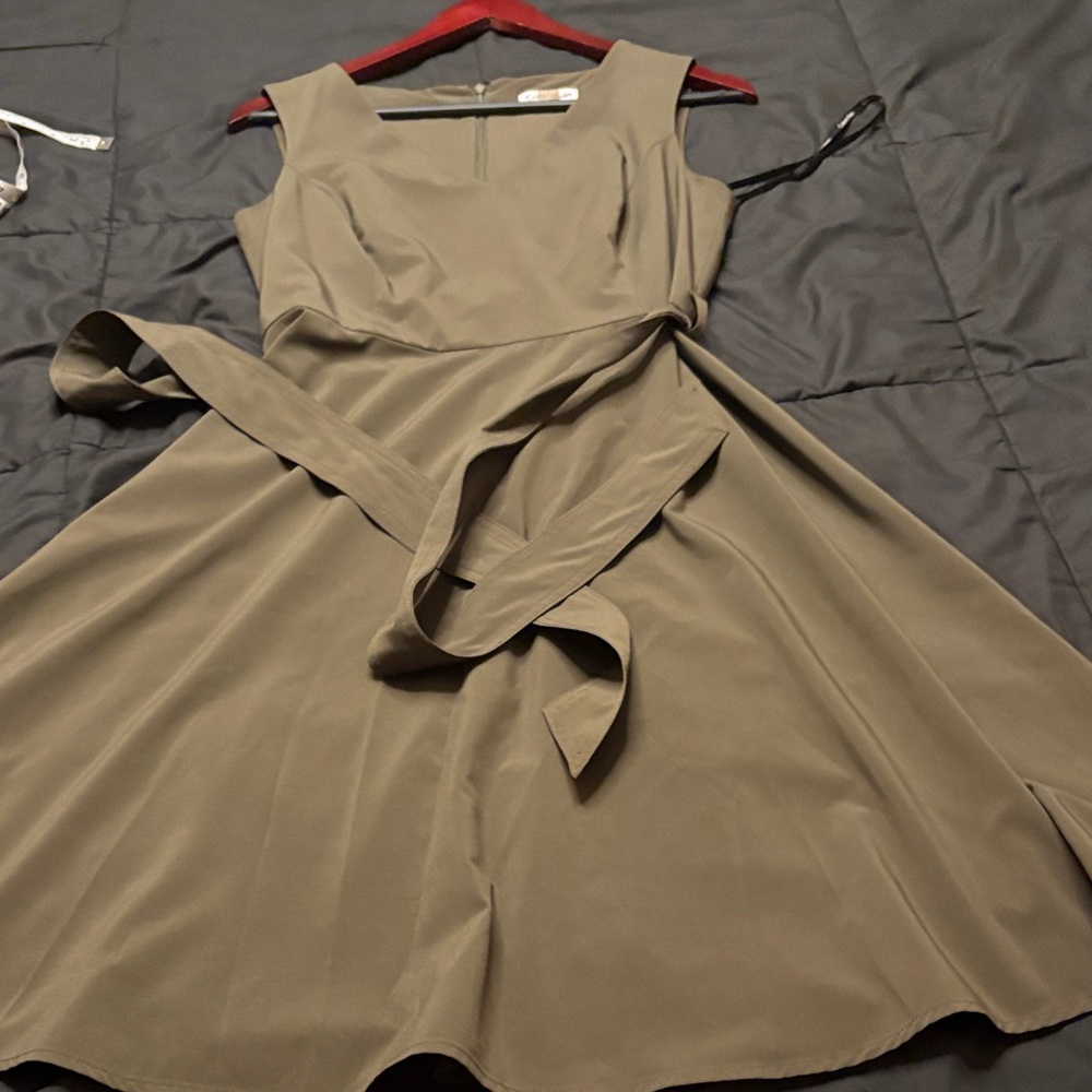 Calvin Klein Elegant Olive Green Dress